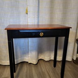Adorable Entry Way Table