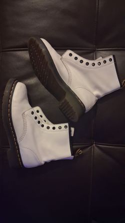 Dr Martens US size 8 Women's white leather boots
