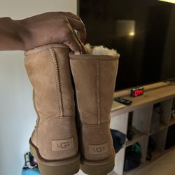 BROWN UGGS 🤎