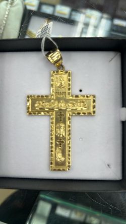 10k Cross Pendant