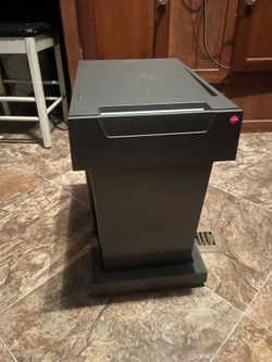 Hailo sliding bin