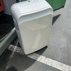 Insignia 250 Sq. Foot Portable Air conditioner 