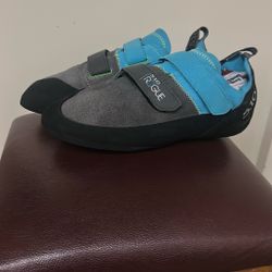 Five Ten Rogue Climbing Shoe Size 11