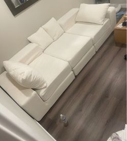 Free modular Foam couch sectional