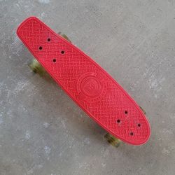 Vintage 2002 Madd Gear 22" Skateboard Red Skull Australia. READ MORE⬇️