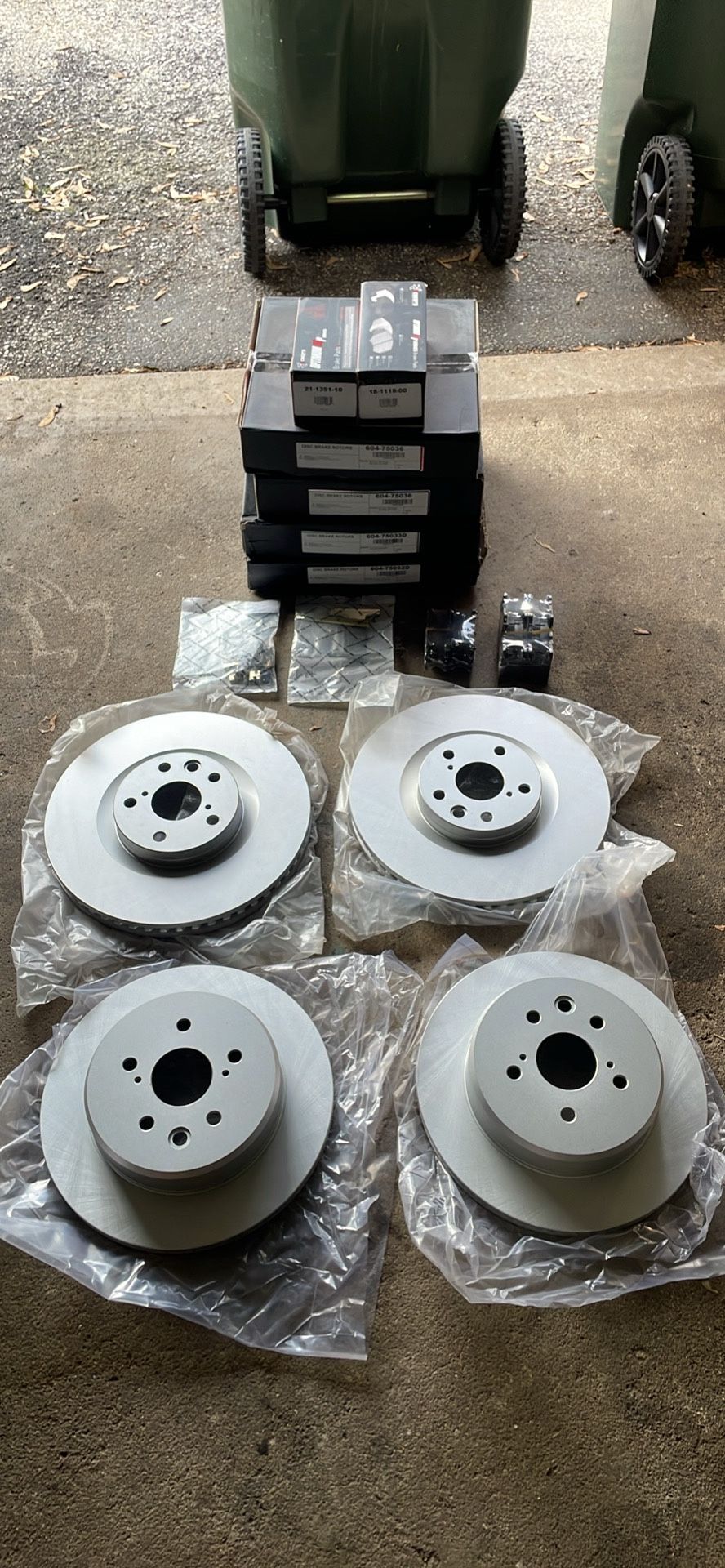 Front and Rear Rotors Brake Pads Lexus