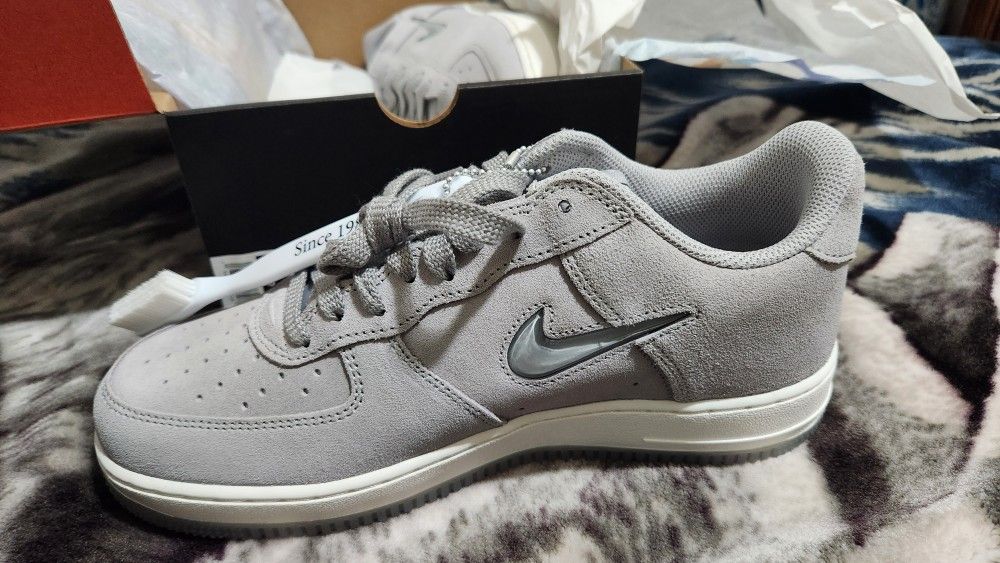 Nike Air Force 1 Retro Brand New