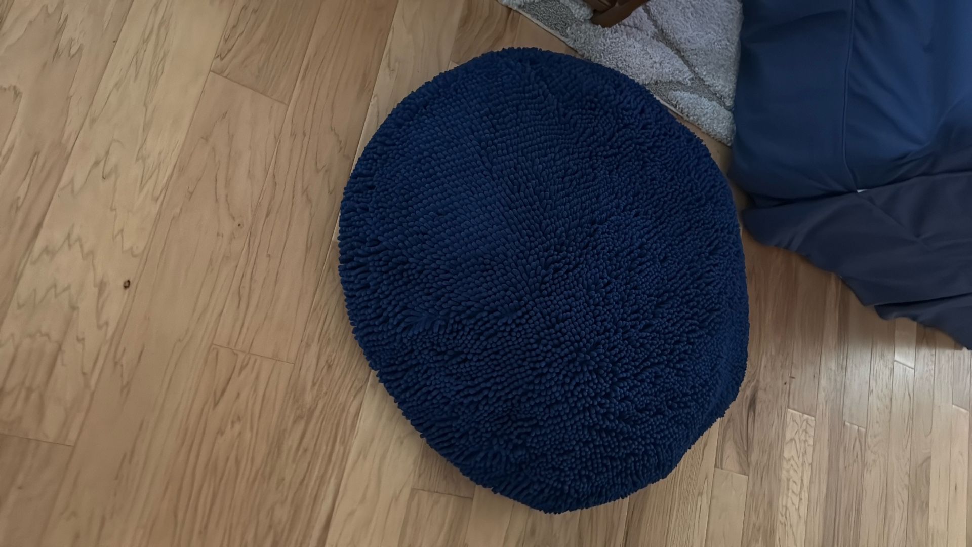 Brand New Muddy Mat Dog Beds (2)