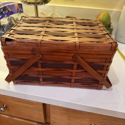 Vintage Wicker Picnic Basket Hand Woven Home Devote Storage