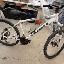 Cannondale Trail 6 MTB 26/27.5 Hardtail Disc Brakes