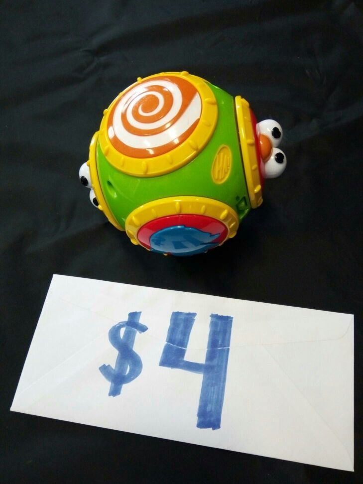 Sesame Street Shake Giggle and Roll Ball