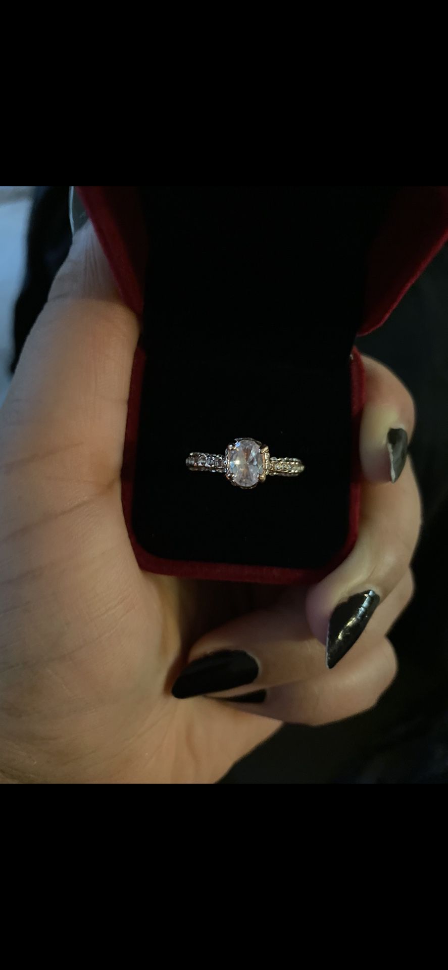 Glamorous Vintage Style Engagement Ring Size 8