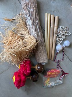 Hula dancer items