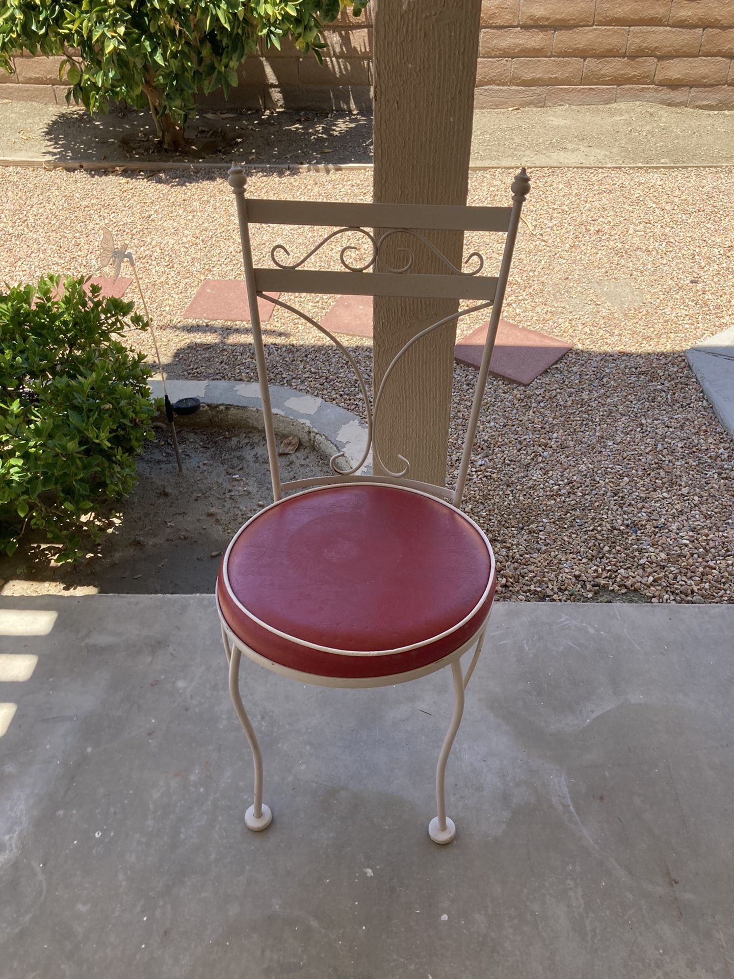 1 Vintage Iron Chair