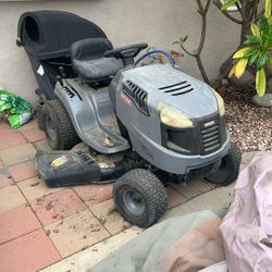 Riding Lawnmower 