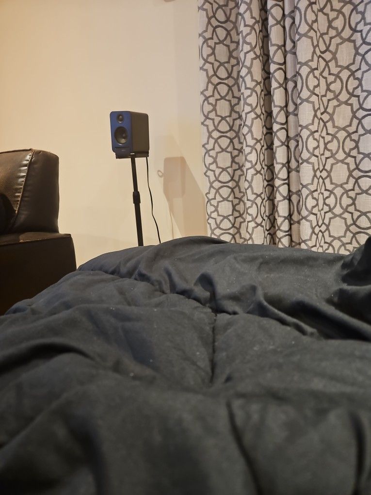 Surround Sound With Speakers 800.00