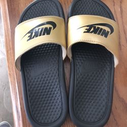Nike Size 9-10 Slides