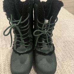 Hunter Women’s Snow Boots Size 7
