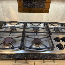 Dacor 36" Gas Cooktop (Model: PGM365) – Great Condition