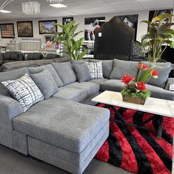 Gray Sofa Sectional w/ Chaise