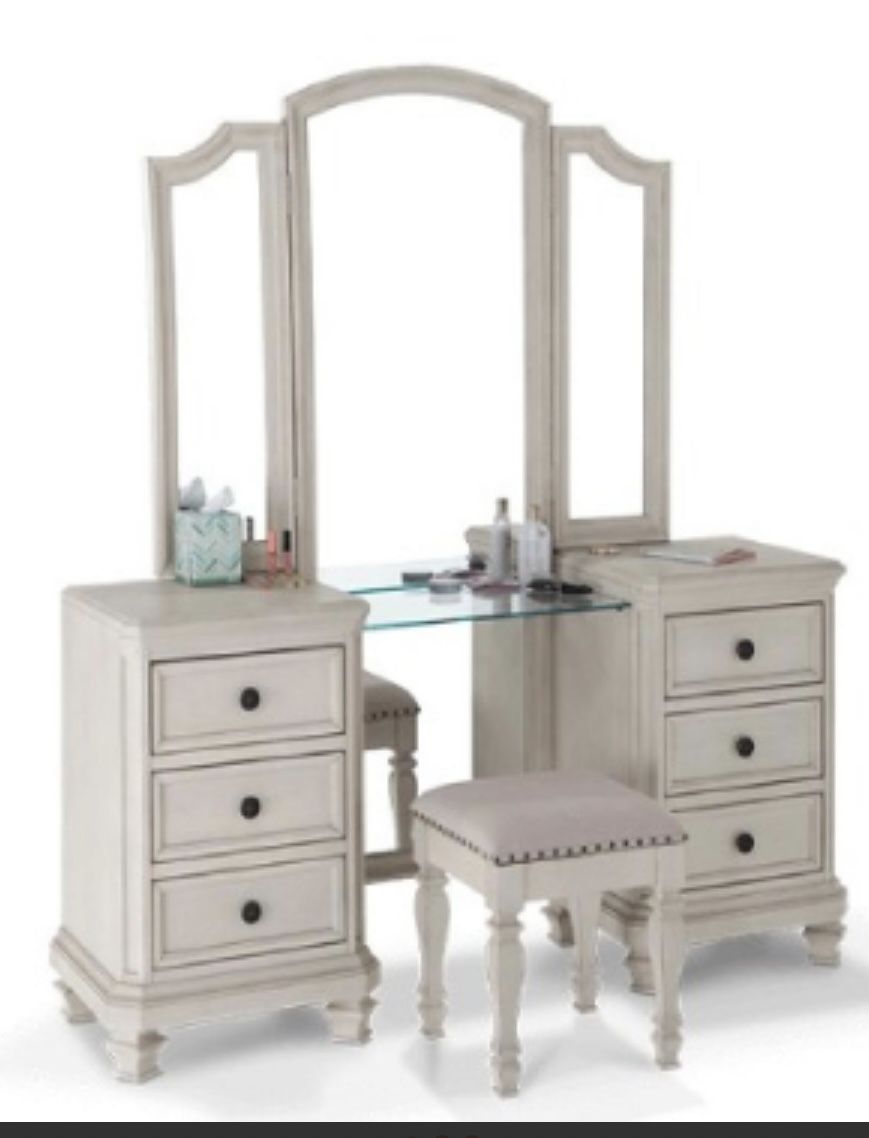 Bob's Furniture Euro Cottage Vanity Set