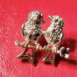 Vtg Panetta Signed Rhinestone Love Birds LAPEL PIN Brooch Ruby Amethyst Goldtone  *no missing crystals; there are dark gray stones