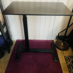 Adjustable Desk / Bedside Table / Sofa Table / Laptop Stand