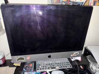 21.5 Inch iMac; 2.3GHz dual core 7th - generation. Intel Core i5