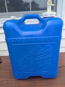 7 gallon water container