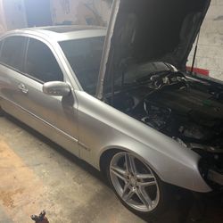 Mercedes E500 E320 W211 Parts