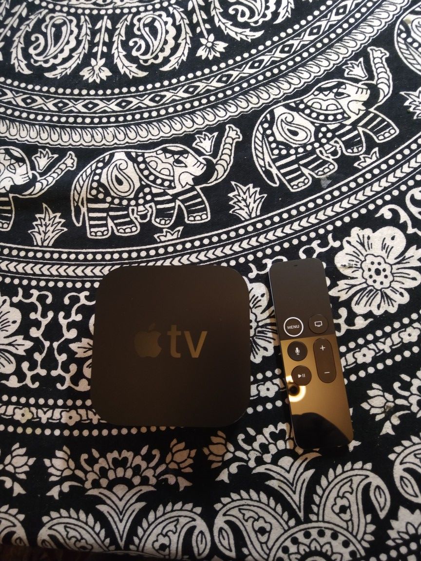 APPLE TV 4K 32 GB MINT CONDITION