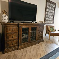 TV Console / Media Cabinet (Only the Cabinet, TV Not Included)