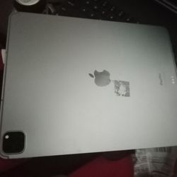 iPad Pro Gen 6 With Keyboard 512gb Unlock Mint Condition 