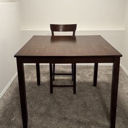 High-top Table (w/ 4 Chairs)