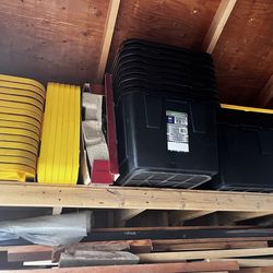 Storage containers