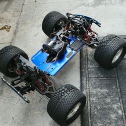 Traxxas T Maxx Roller 