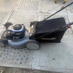 Murray 21 in. 140 cc Briggs and Stratton Walk Behind Gas Push Lawn Mower with Height Adjustment and with Mulch Bag Good Condition Like New 