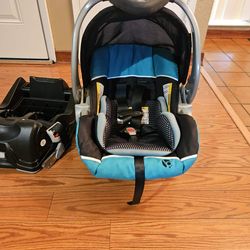 BabyTrend Carseat with base