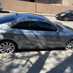 Audy 2011 ,color Gray 