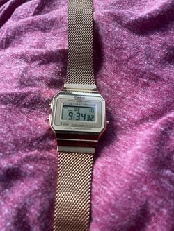 Gold Casio A700