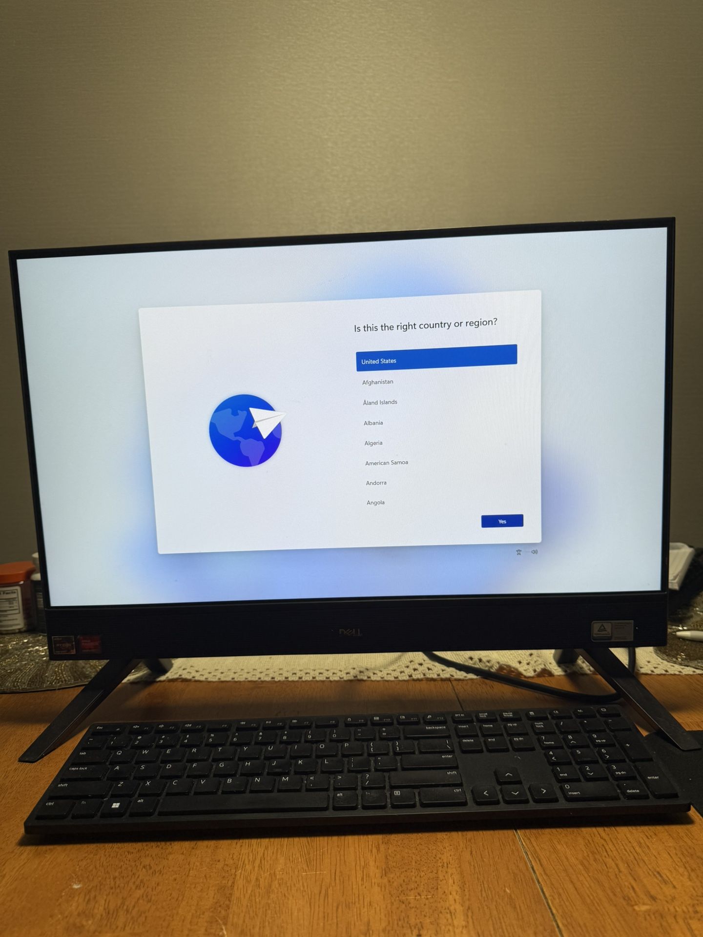 Dell Inspiron All In One Desktop 24 5415