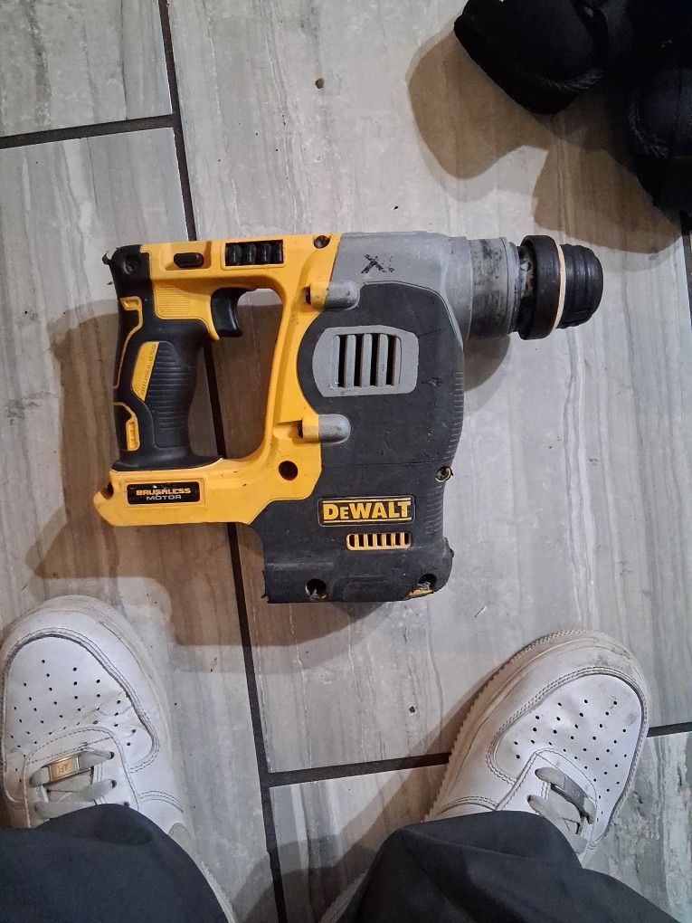 DEWALT 20V MAX Brushless SDS Rotary Hammer