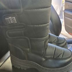 Snow Boots Size 8