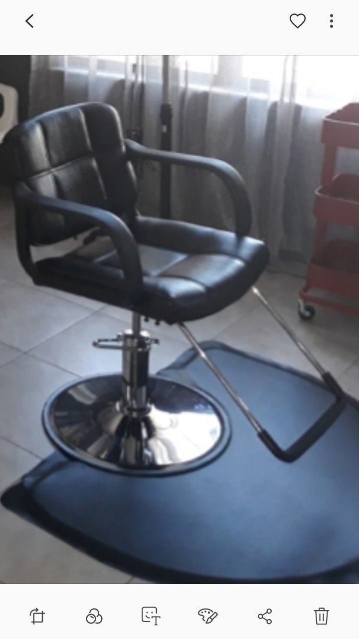 Chair salon