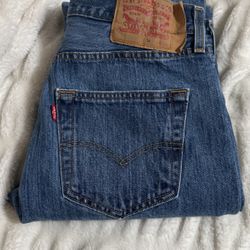 Woman’s LEVI jeans 