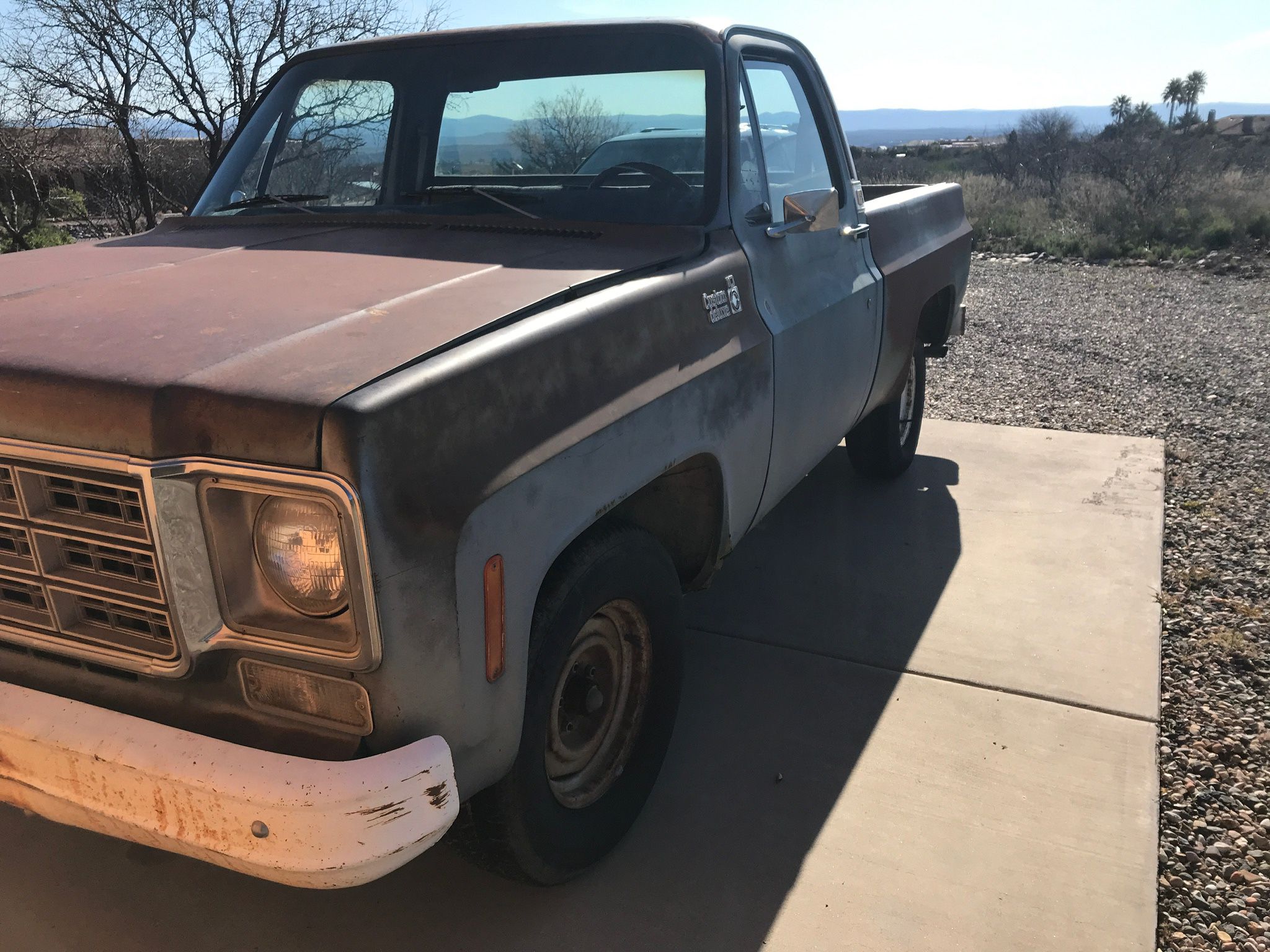 1977 SHORT BED C-10 PICK UP small block 350 5.7 liter engine 3 speed with granny gear good compression