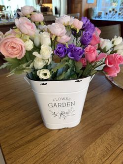 Flower Arrangement with Bucket (artificial)💐