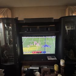 Black Entertainment Stand – Great Condition