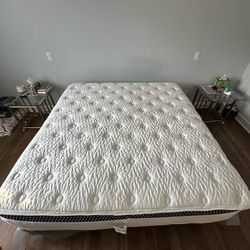 DreamCloud Queen Mattress – Like New, Save $290 Off Retail