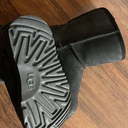 UGG unisex-child Classic Ii Size 9 US Black